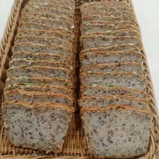 Ryebread, with a lot of seeds and kennels / Rågbröd, med mycket frön och kennlar